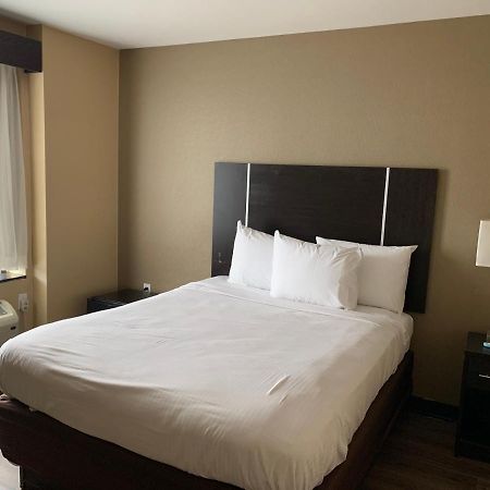 Pitkin Hotel Нью-Йорк Екстер'єр фото