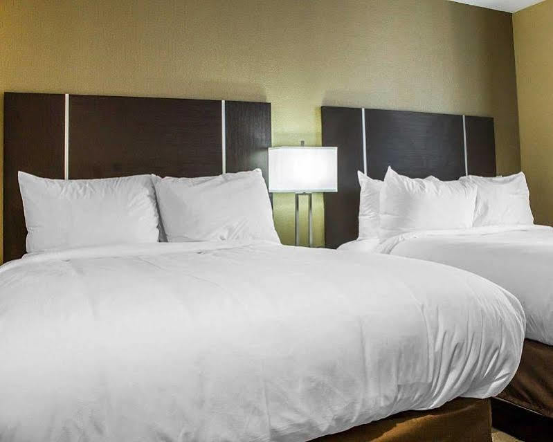 Pitkin Hotel Нью-Йорк Екстер'єр фото